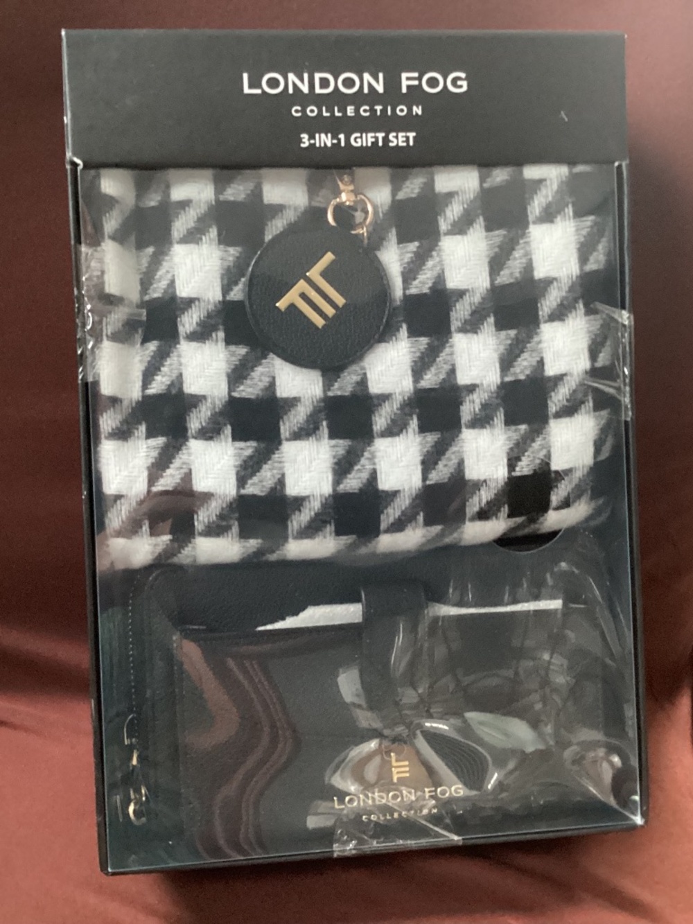 London Fog Wallet, Scarf & Keychain Gift Set New in Box